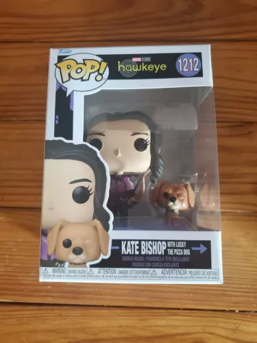 Kate Bishop con Lucky the Pizza Dog Funko Pop Marvel Ojo de Halcón #1212 con protector