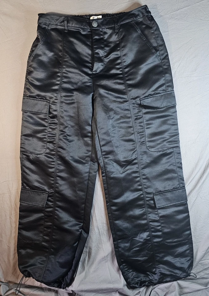 Pantalones de paracaídas holgados de carga de nailon MADDEN NYC pierna ancha cordón negro, XXXL PLU Foto 2 de 4