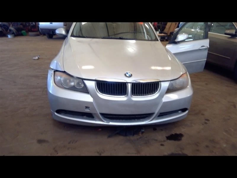 Pinza de pasajero delantera sedán mercado de Canadá para BMW 323i 3926054 06-07 Foto 2 de 4