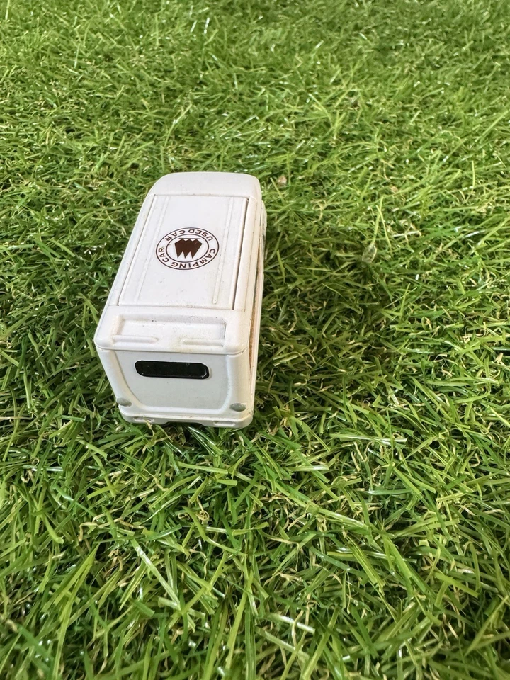 Camión Tomica Toyota Town Ace Nº33 2021 diecast escala 1:64 Foto 3 de 4