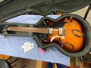DeArmond Starfire Custom 6 string Electric/acoustic  guitar.  —item # 55