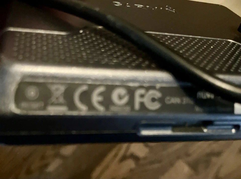 Garmin Nuvi GPS Navigation unit  Black OLD MODEL no guarantee - Image 3 of 4