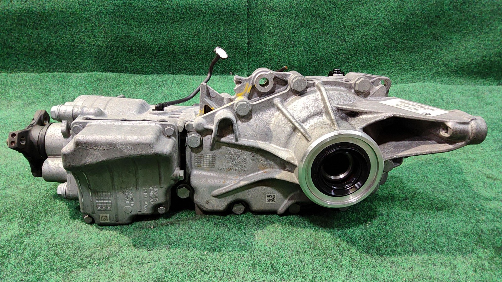 2016-2022 Bmw X1 Transfer Case 27k Miles Oem 27107646889