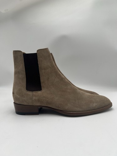 Men’s Saint Laurent Wyatt 30 suede Chelsea Pull On boots in beige Size 42