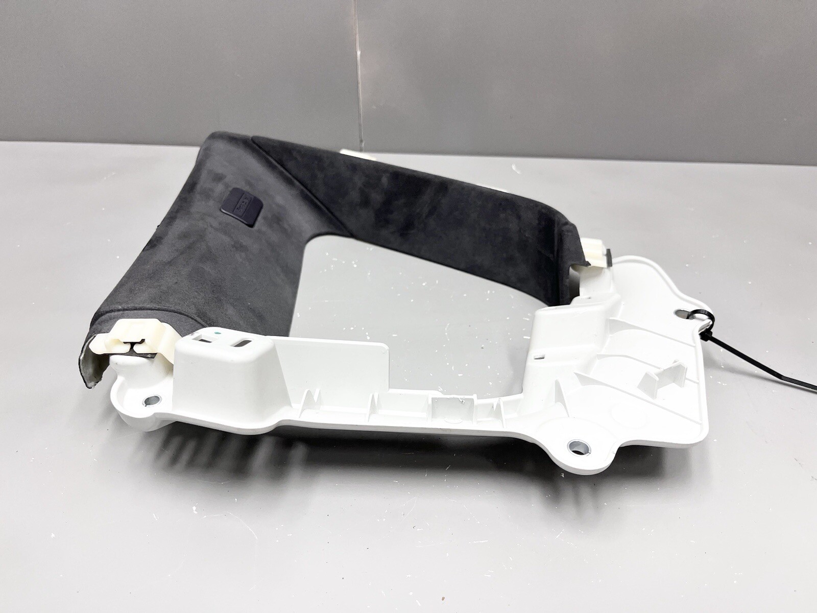 ⭐️2017-2020 MASERATI LEVANTE REAR RIGHT SIDE C PILLAR UPPER COVER TRIM PANEL OEM