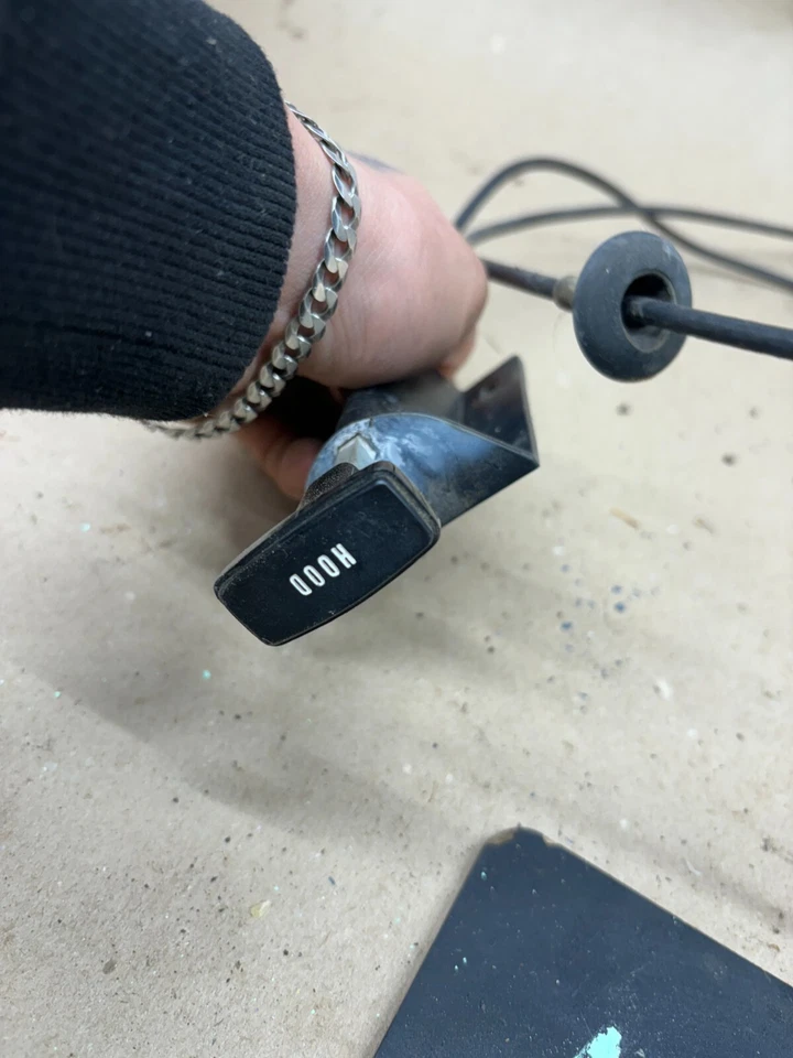 Cable de liberación del capó Dodge W150 D250 1981-1993 cargador funciona OEM funciona Foto 2 de 4