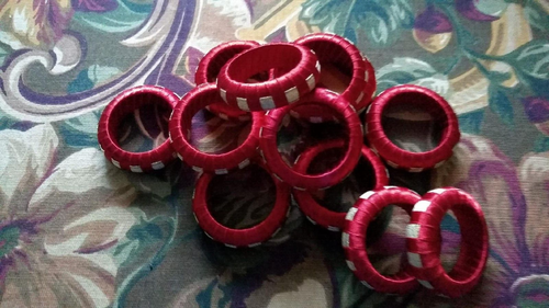 WEIHNACHTEN - SET MIT ZWÖLF SERVIETTENRINGEN SEHR GUTER ZUSTAND ROT/GOLD XMAS 2024 SELTEN!