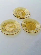 Vintage Bicentennial 1776-1976, Set of 3 Yellow Iridescent Glass Plates