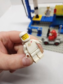 Lego Classic Space 483 Alpha 1 Rocket Base - 100% Complete w/ Manual & Minifigs