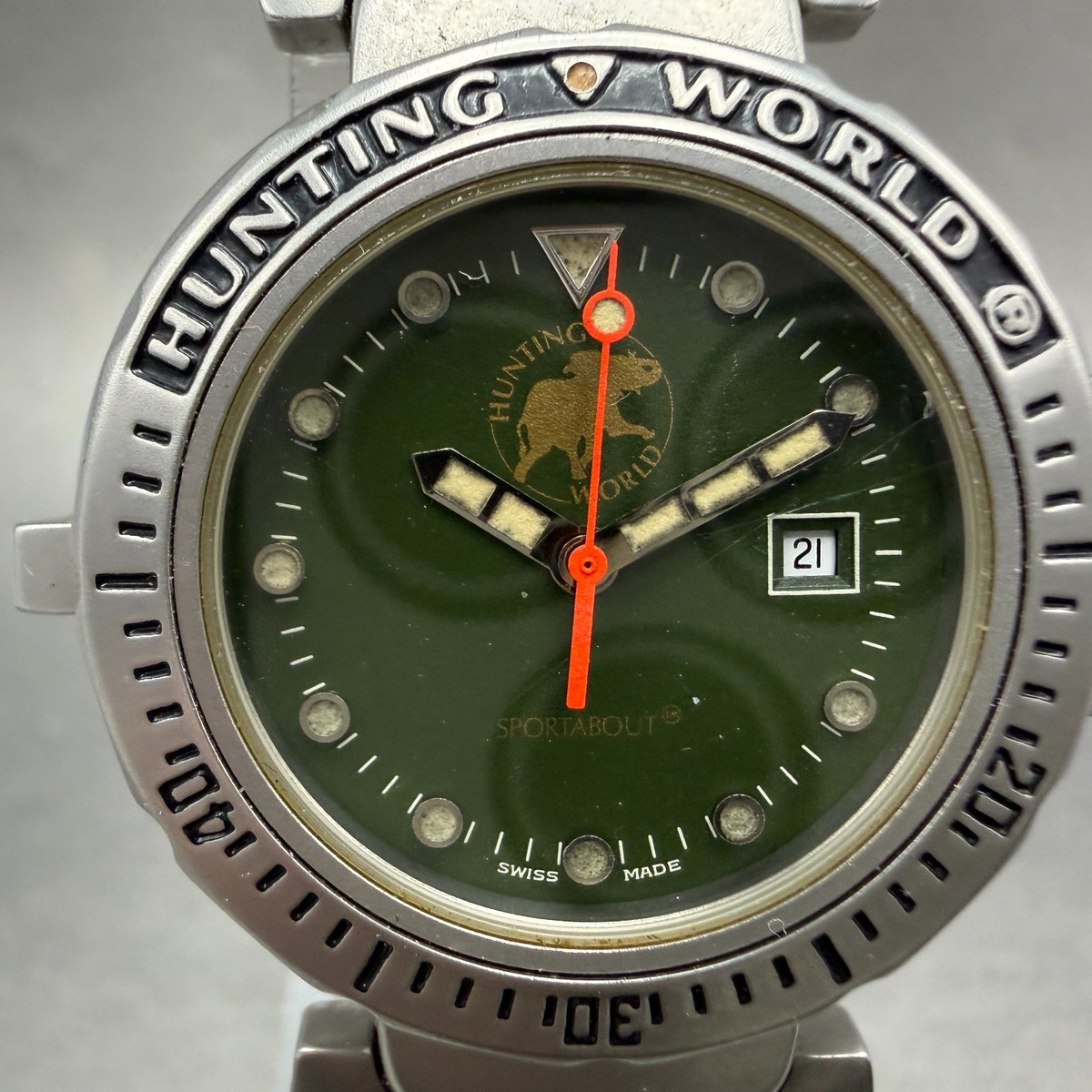 Hunting World Sportabout Dive Watch Women 33mm Green Dial Steel