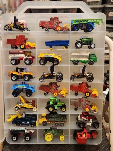 hot wheels/matchbox/ertl FARM (case #196) equipment tractor TOW TRUCK