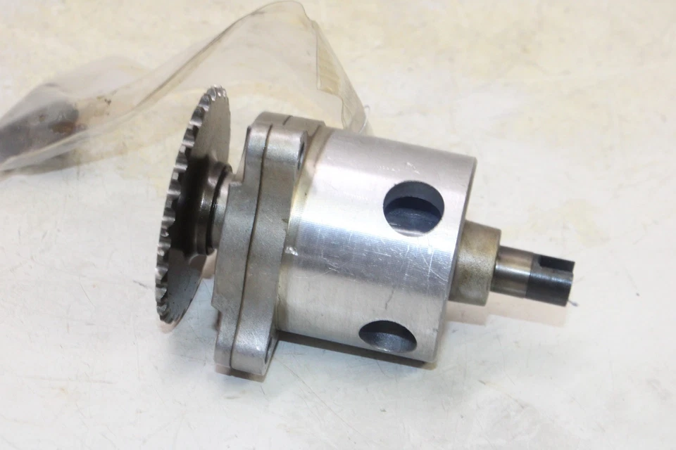 92-98 SUZUKI INTRUDER 800 VS800GL BOMBA DE ACEITE DE MOTOR OEM Foto 4 de 4