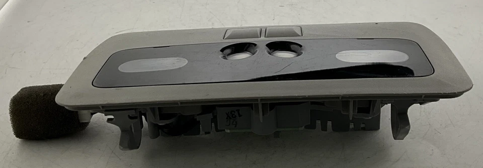 2011 雷克萨斯 GS450H 后圆顶顶顶顶地图阅读灯原始设备制造商 — 第 2/4 张图片