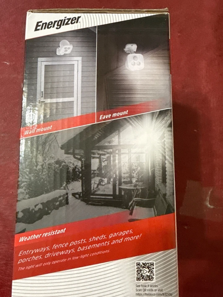 Foco LED activado por movimiento Energizer 400 lúmenes resistente a la intemperie Foto 4 de 4