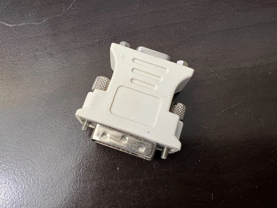 DVI-I Digital Dual Link Male 24+5 to VGA Female Adapter - Image 2 of 2