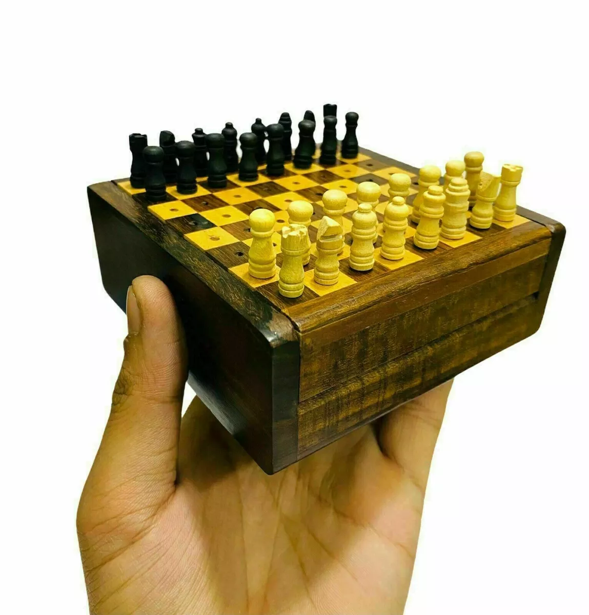 Handcrafted wooden chess set - Noblie - luxury gift store