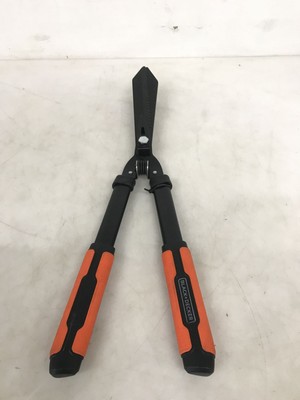 BLACK+DECKER Heckenschere - Gezahnte Stahlklingen - 61 CM 