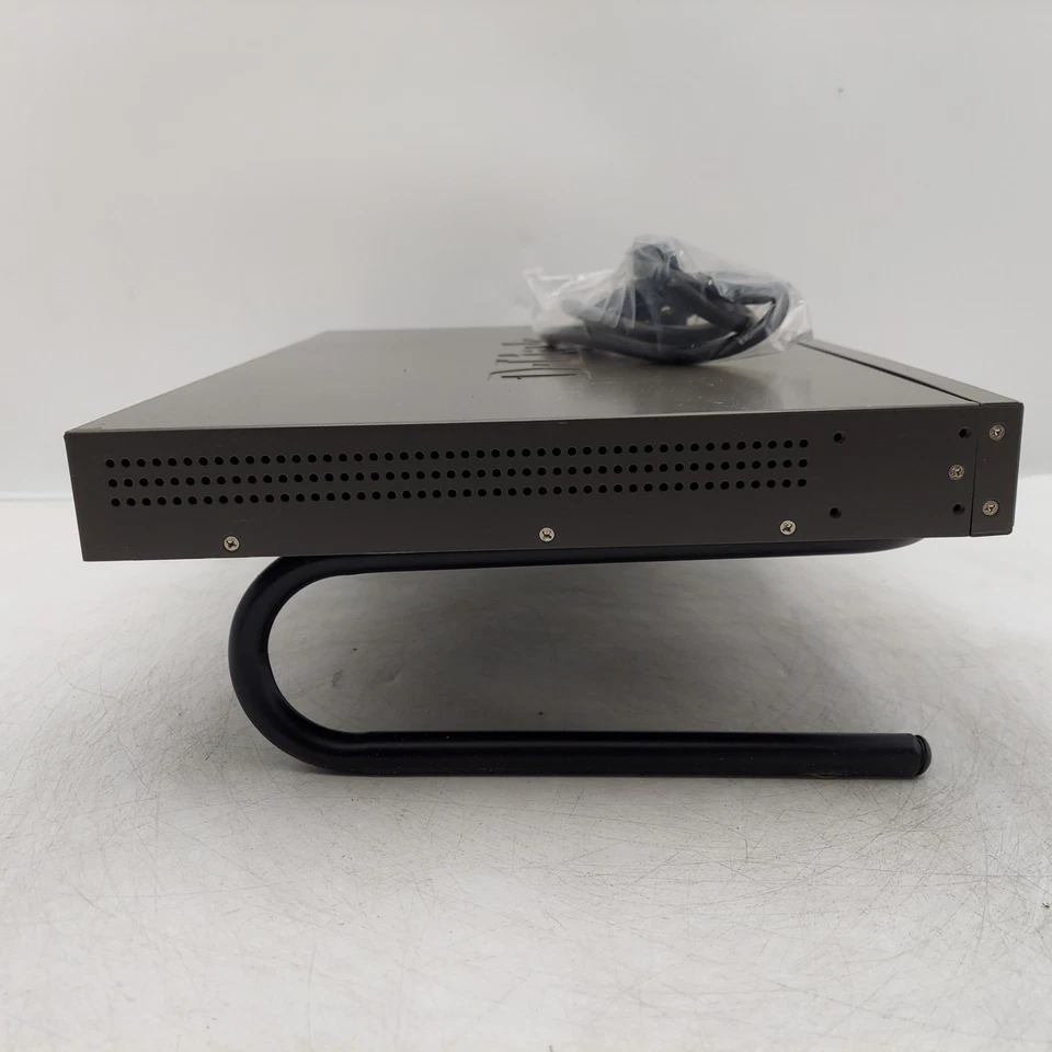 D-Link DES-3350SR 48 10/100Mbps plus 2 Gigabit Ports Layer 3 Stackable Switch - Image 3 of 4