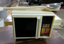 Vintage 1988 Easy Bake Oven with Tool  2 Baking Pans GUC Turns On