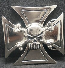 XG23179 VINTAGE 1990s SKULL CROSSBONES ON CROSS FASHION MENS BELT BUCKLE