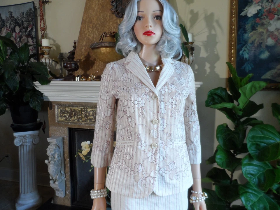 Traje Falda Bordada Multi Floral Beige Etro con Detalle Grano Talla IT40 US4 Foto 4 de 4