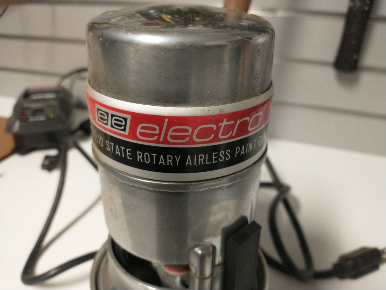 Vintage 1968 ELECTRO Solid State Rotary Airless Paint Gun Model 2400