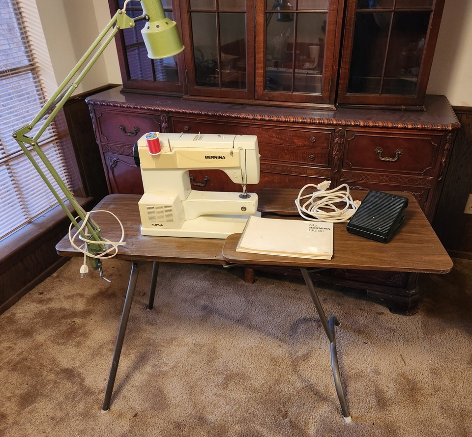 Estate Sale Lot Bernina 830 Sewing Machine, w/Table. Pedal, Manual