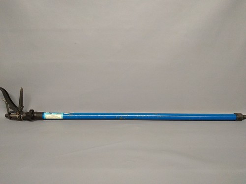 HAUL-MASTER 2-in-1 Adjustable Support/Cargo Bar For Truck Item 66172