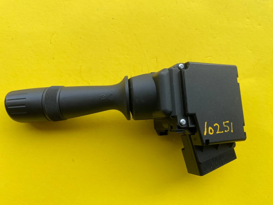 2016-2023 TOYOTA TACOMA ПЕРЕКЛЮЧАТЕЛЬ УПРАВЛЕНИЯ СТЕКЛООЧИСТИТЕЛЕМ В СБОРЕ ОТ ОРИГИНАЛЬНОГО ПРОИЗВОДИТЕЛЯ 84652-06340 - Изображение 4 из 4