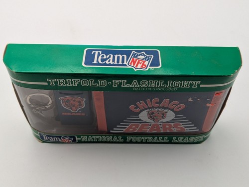 NFL Chicago Bears Trifold Wallet and Flashlight Keychain - Picture 5 of 19