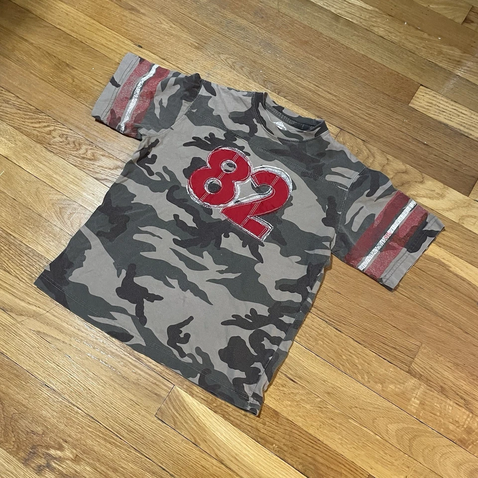 Camuflaje Temático - Camiseta Jersey Niños 82 con Acentos Rojo y Blanco Talla 6/7 años Foto 2 de 4