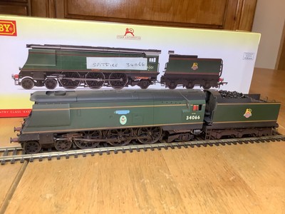 Hornby BR 4-6-2 Battle of Britain Class Lok 34066 Spitfire mit ESU Sound