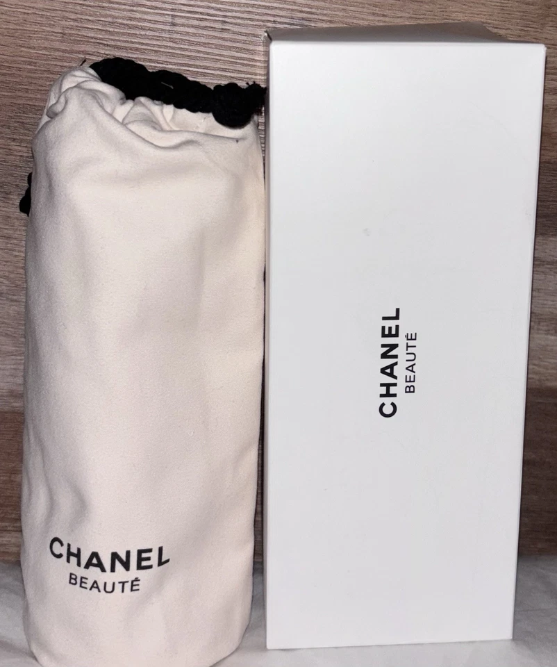 Beauty Chanel NIB GWP Throw Blanket with Pouch 100% Cotton - Image 3 of 4