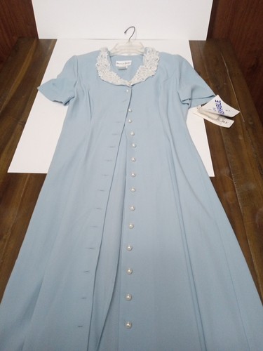 Danny and Nicole NWT Fit n Flare Sweetheart Neckline Lace Dress sz 6 Powde Blue - Picture 6 of 6