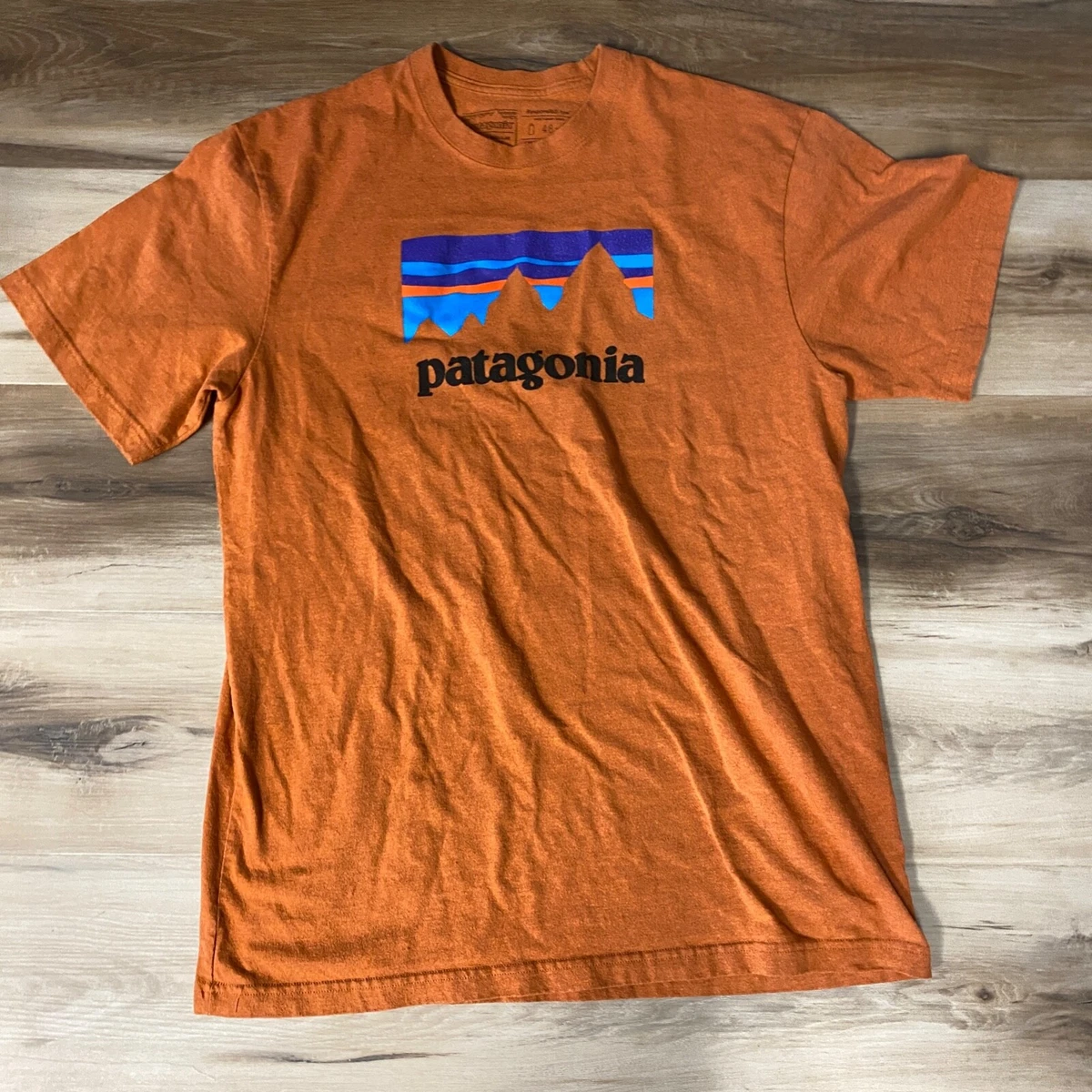 Patagonia Shirt Mens Medium Shop Sticker Responsibili-Tee Short Sleeve