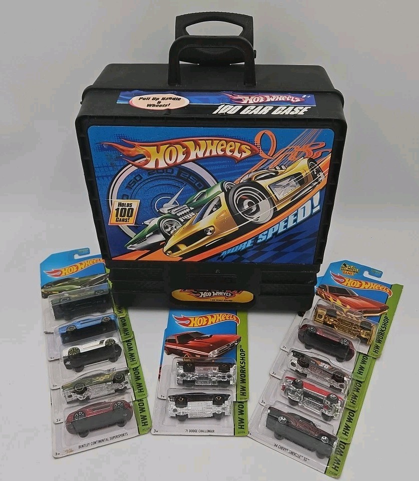HOT WHEELS 2009 ROLLING  CASE 100 CAR STORAGE & Lot Of 12 Ne