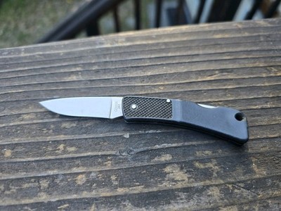 GERBER USA 300  Lockback Folding Knife PORTLAND 
