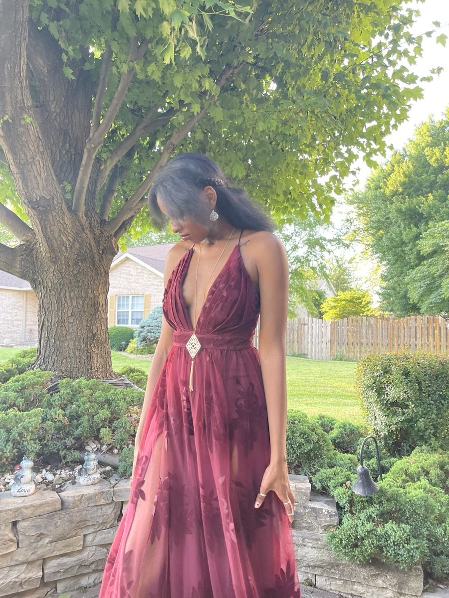 deep plunge backless dress Windsor ￼ Court Train 8