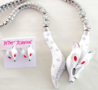 So Cute! BETSEY JOHNSON ARTIC FOX AB CRYSTAL RHINESTONE NECKLACE & EARRINGS SET
