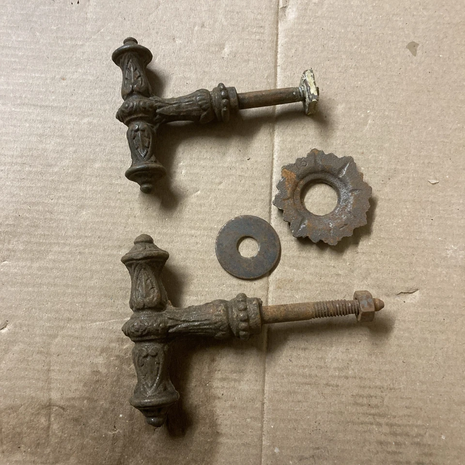 ANCIENNE POIGNÉE DE PORTE EN Fonte CARRÉ De 8 Loquet Béquille CLENCHE Château - Photo 3/4