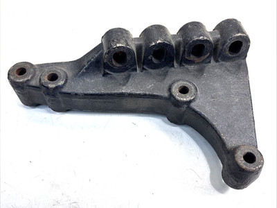 04-32273-001  FREIGHTLINER CASCADIA  EXHAUST/MUFFLER BRACKET