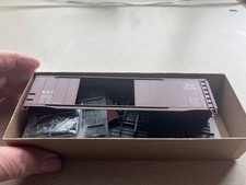 Accurail HO 5243 Maine Central 50' Riveted Steel Boxcar Kit complete OB