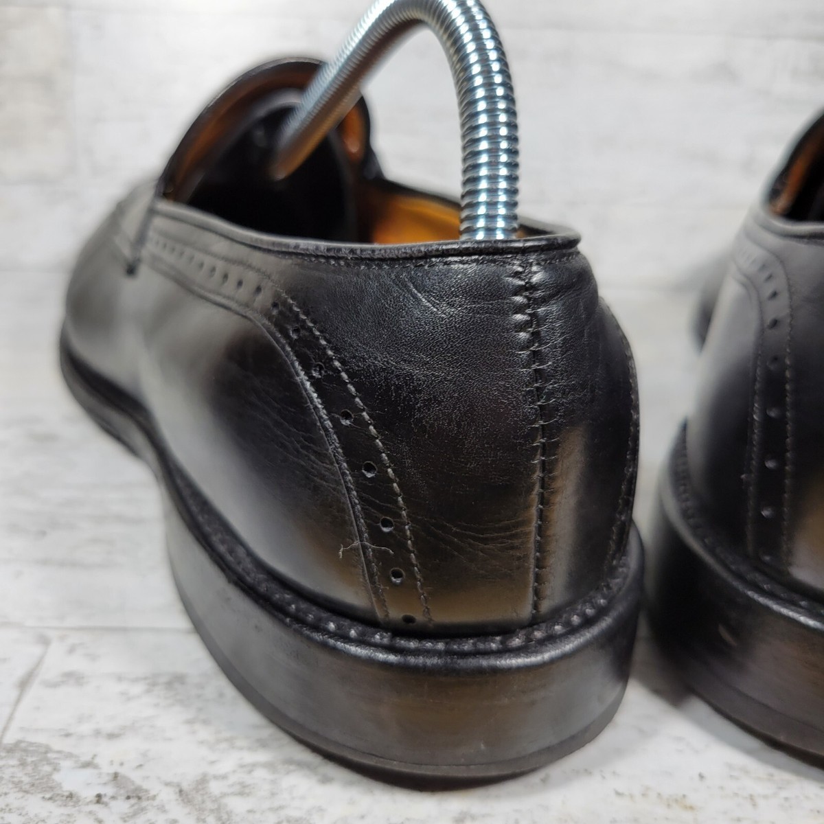 Allen Edmonds Men display picture 3