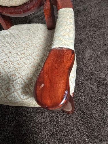 Sedia Kingstate the Dollcrafter stile vittoriano 16 3/4 pollici adatta a molte bambole - Foto 8 di 24