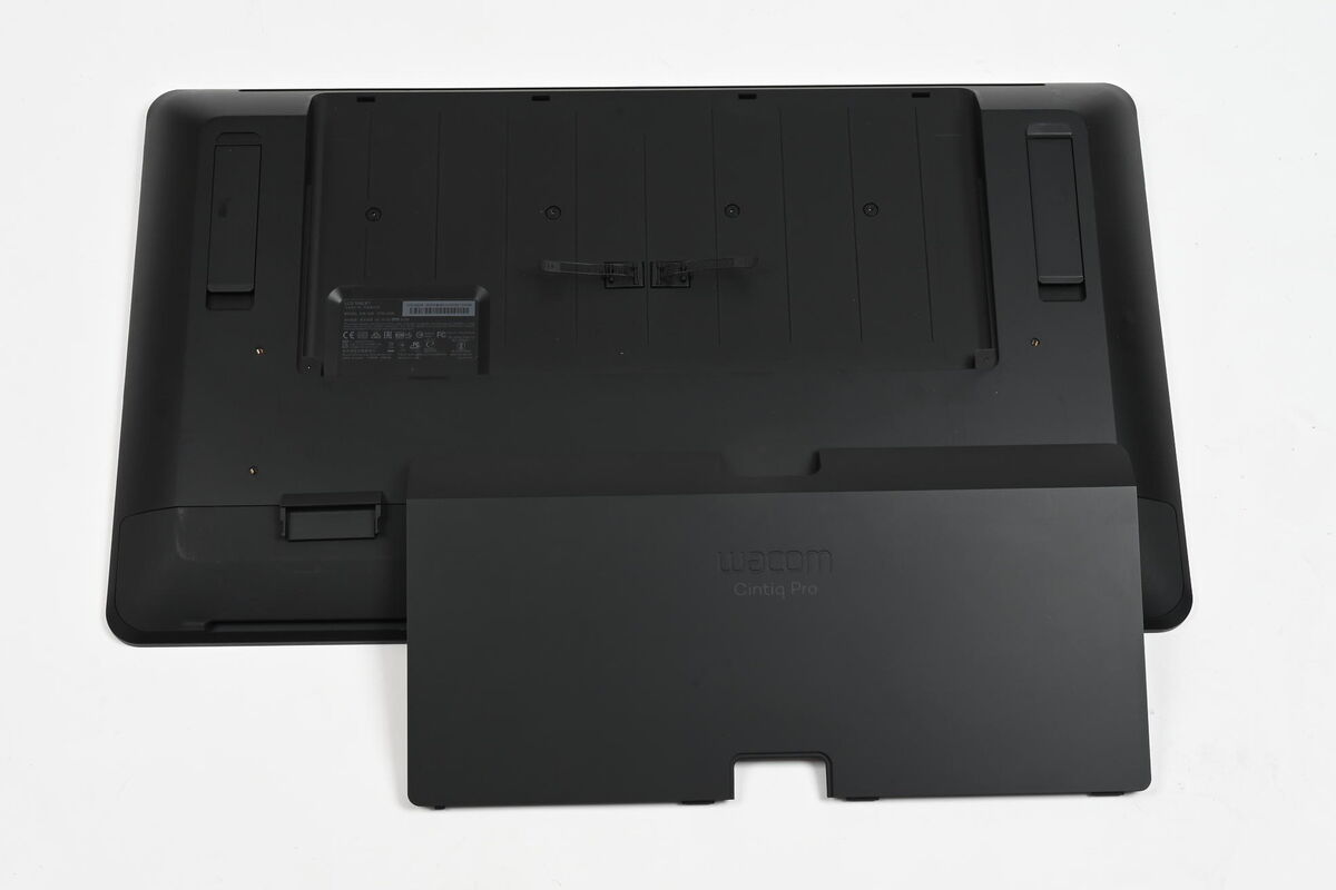 Wacom DTK-2420 Cintiq Pro 24 Creative Pen Display [Parts Wacom DTK-2420 Cintiq Pro 24 Creative Pen Display [Parts