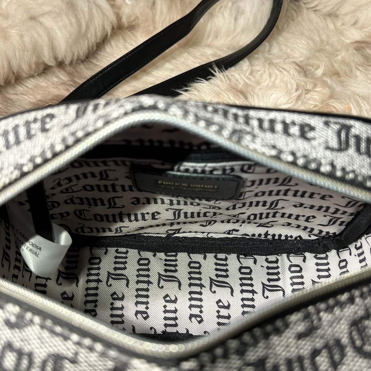 NWT Juicy Couture Bestseller Chain Up Camera Crossbody NWT Juicy Couture Bestseller Chain Up Camera Crossbody
