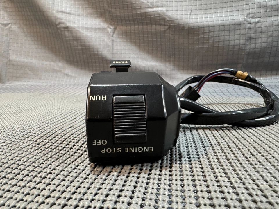 1983 Yamaha Venture Royal XVZ1200 правосторонний переключатель управления дроссельной заслонкой - Изображение 4 из 4