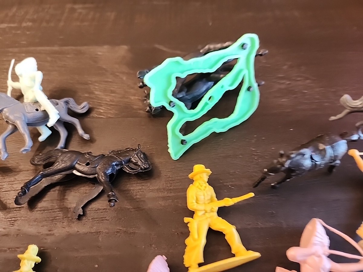 Vintage Plastic Toy Lot Of 36 Cowboys And Indians W/horses