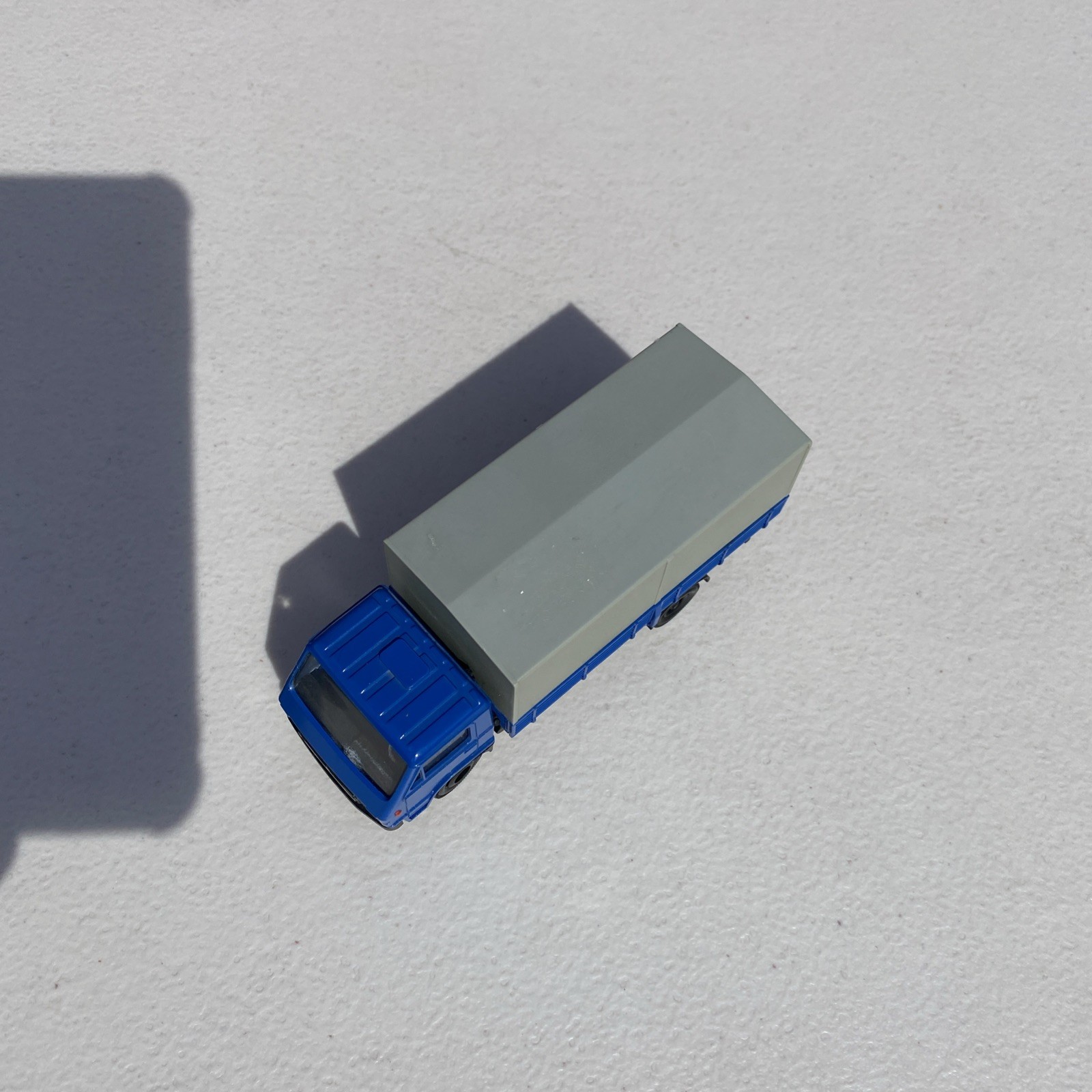 Picture 2 of 9
