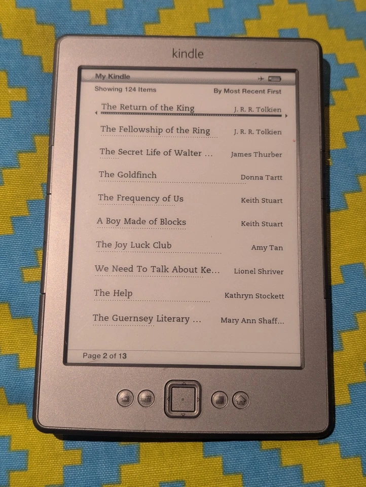 Amazon Kindle 4th Generation - D01100 eBook Reader - Wi-Fi 6" Display Graphite - Image 2 of 4